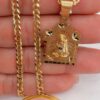 Cadena con dije de la Virgen