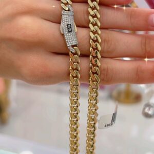 Cadena y argollas