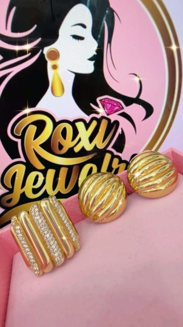Anillo y aretes