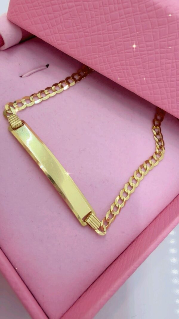 Manilla corte brillo con placa
