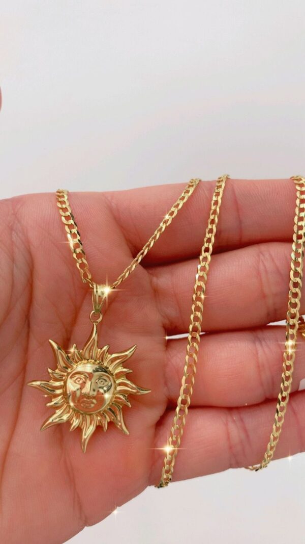 Cadena con dije.