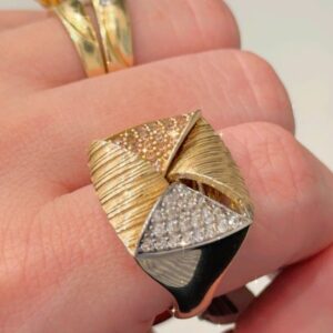 Anillo con diseño