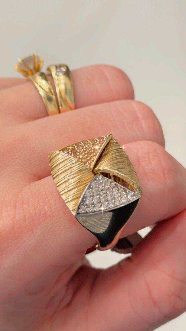 Anillo con diseño